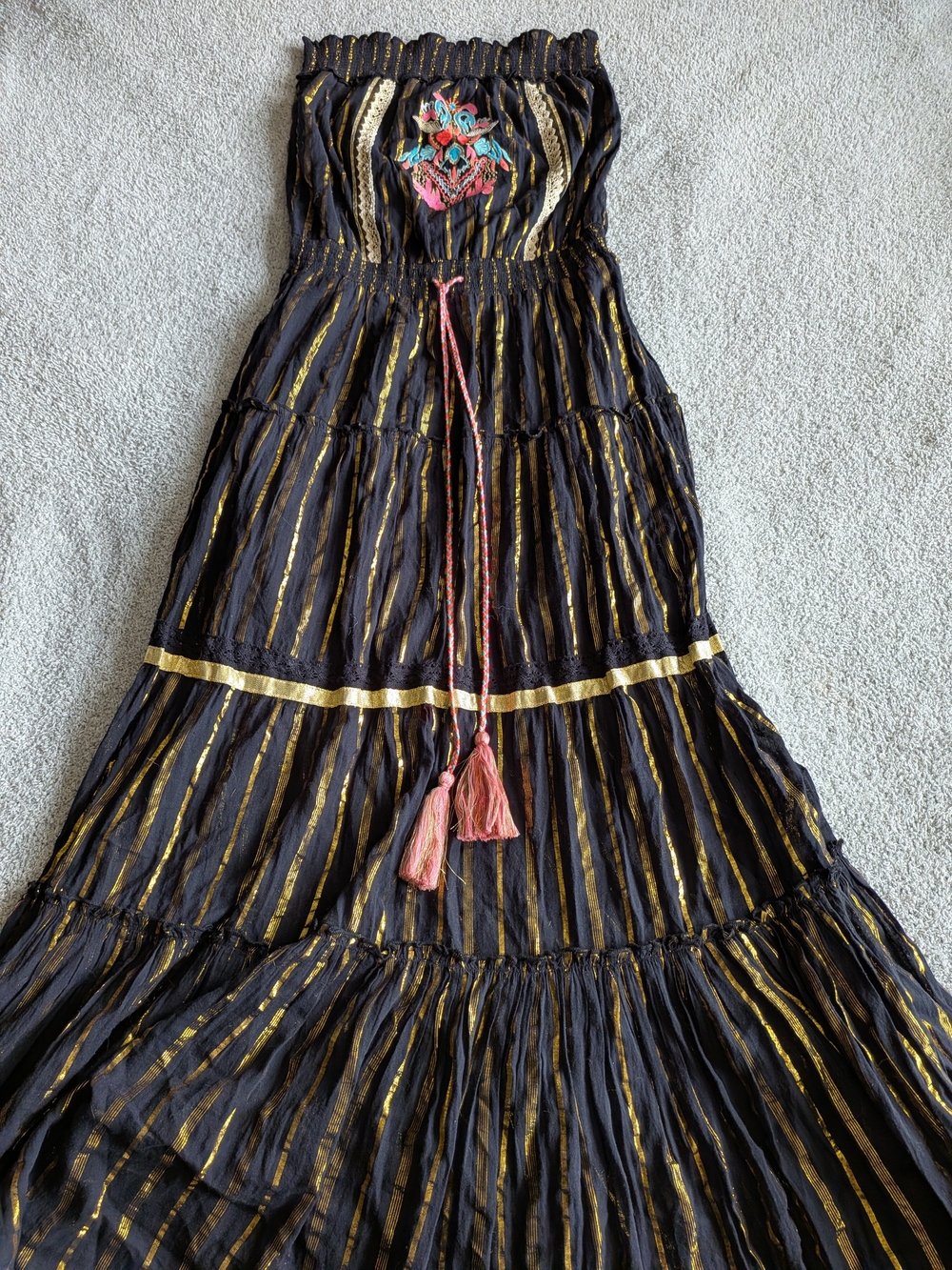 🌼B2G1🌼 VENUS Black Strapless Dress with Gold and Floral Accents - Picture 2 of 9